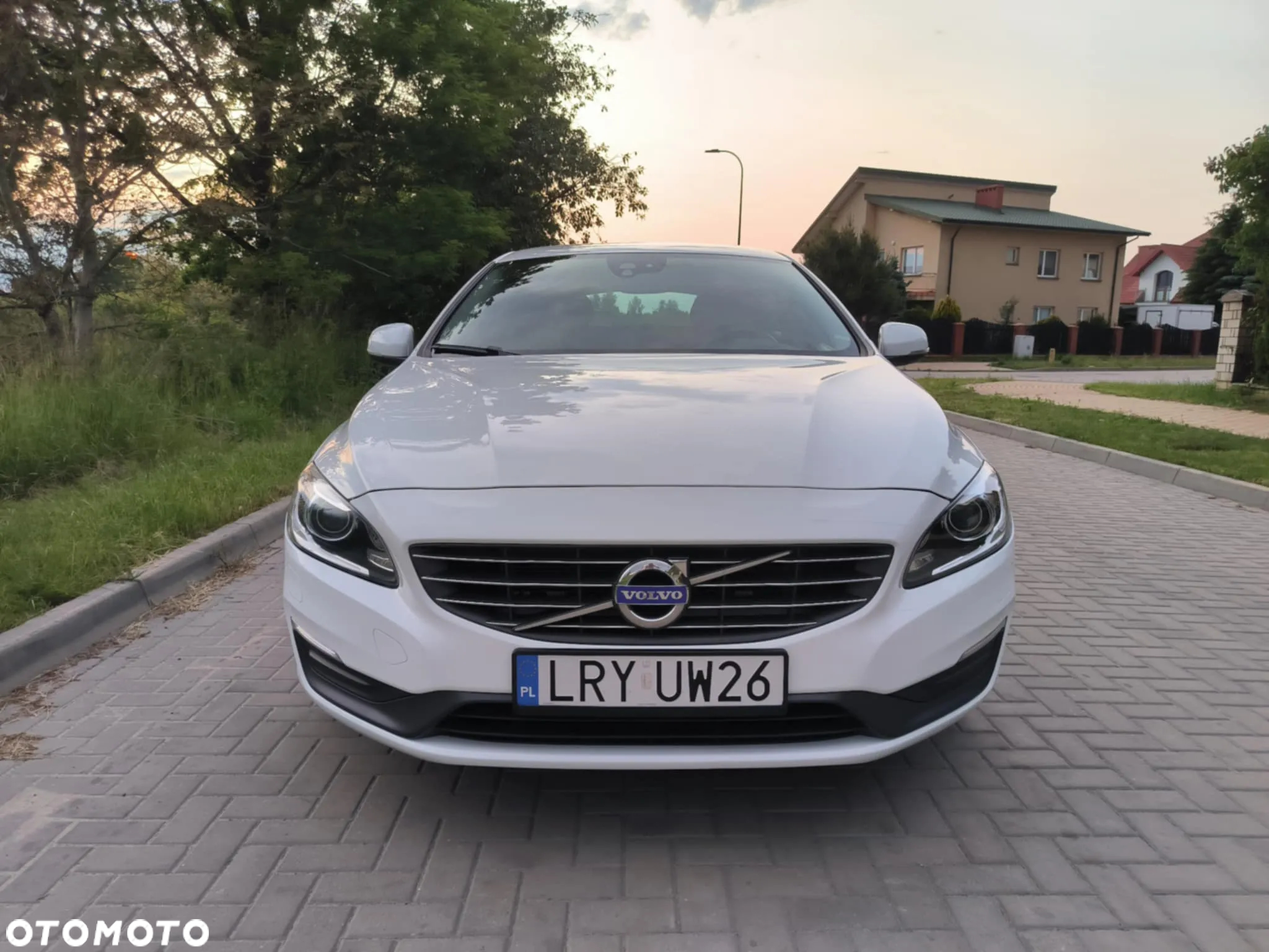 Volvo V60 D2 Drive-E Kinetic - 2