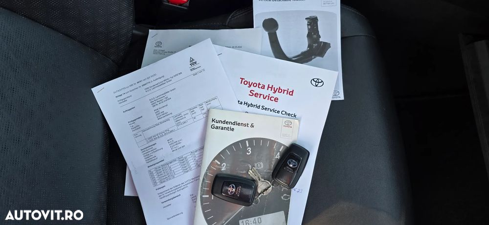 Toyota C-HR Hybrid Style Selection - 35