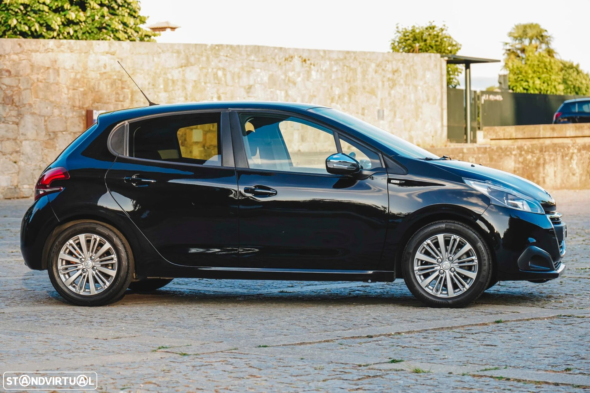 Peugeot 208 - 36