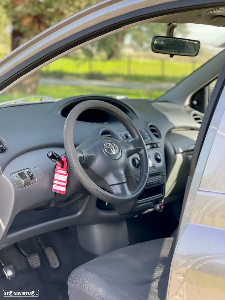 Toyota Yaris 1.0 Sol - 9