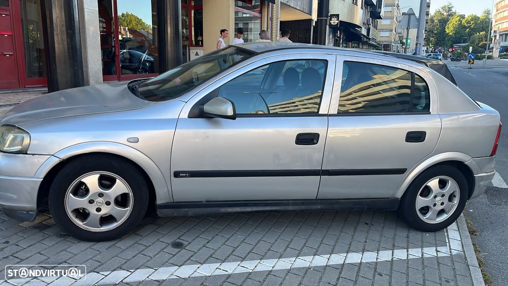 Opel Astra 1.4i 16V GLS - 2