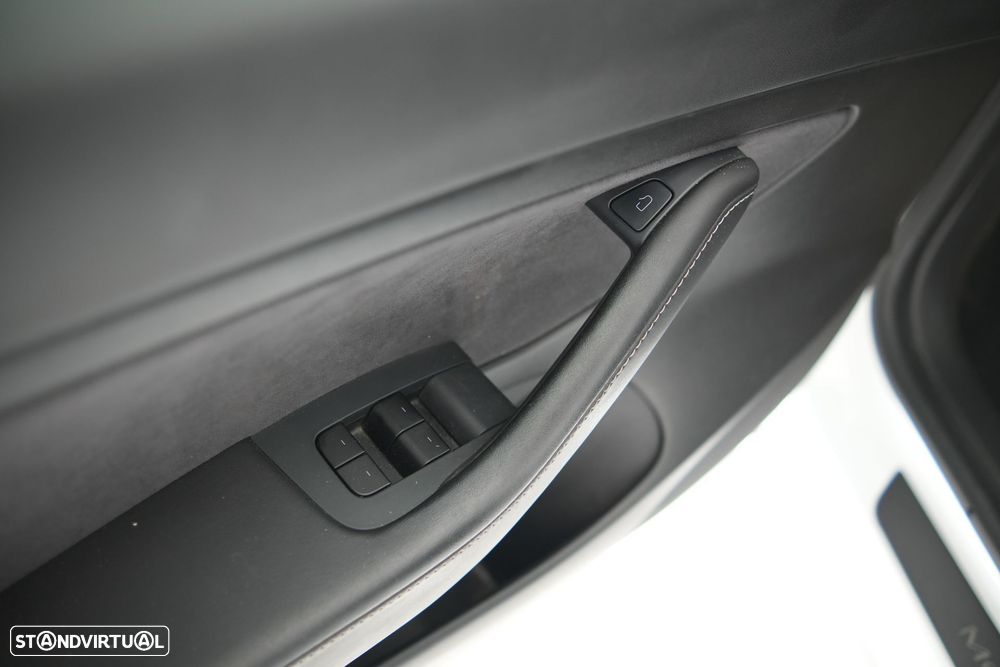 Tesla Model 3 Standard RWD Plus - 35