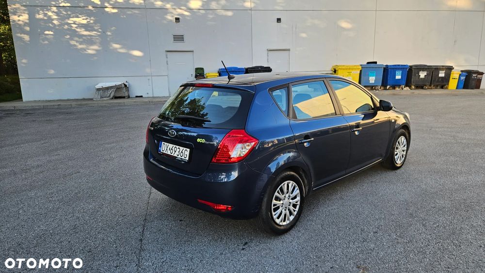 Kia Ceed - 12