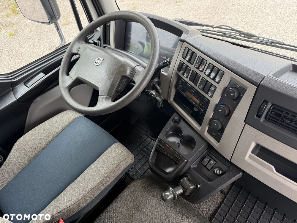 Volvo FL - 11