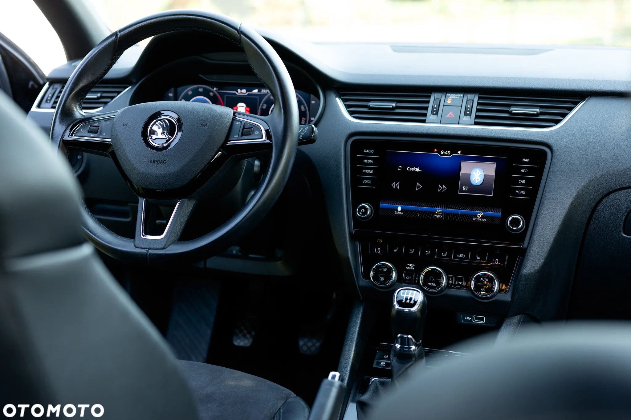 Skoda Octavia Combi 2.0 TDI L&K - 9