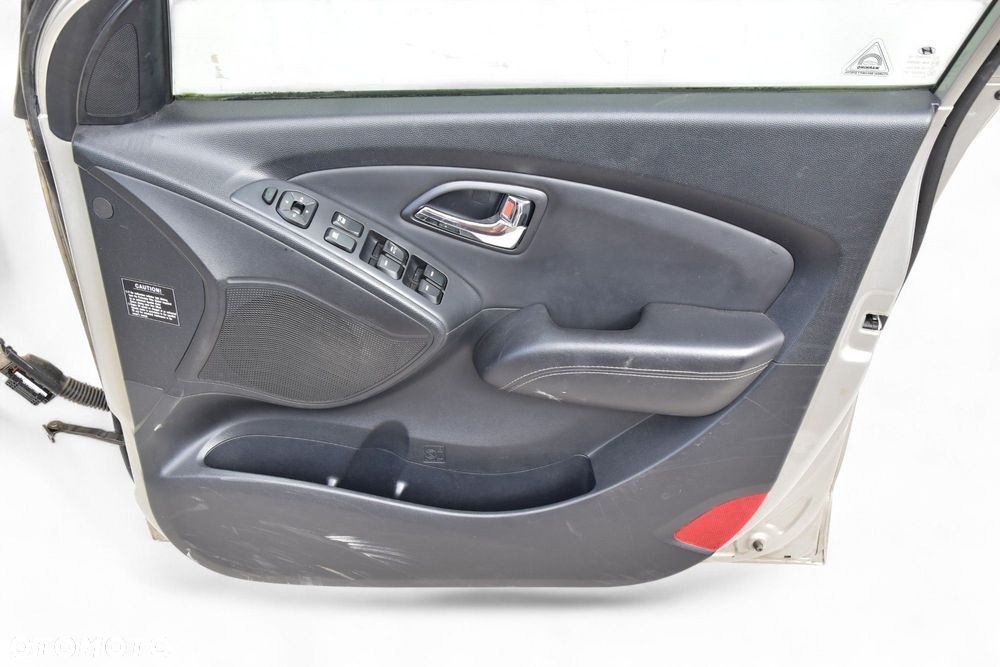 Drzwi Prawy Przód HYUNDAI IX35 I Przedlift 09-12 kod lakieru: A3 - 10