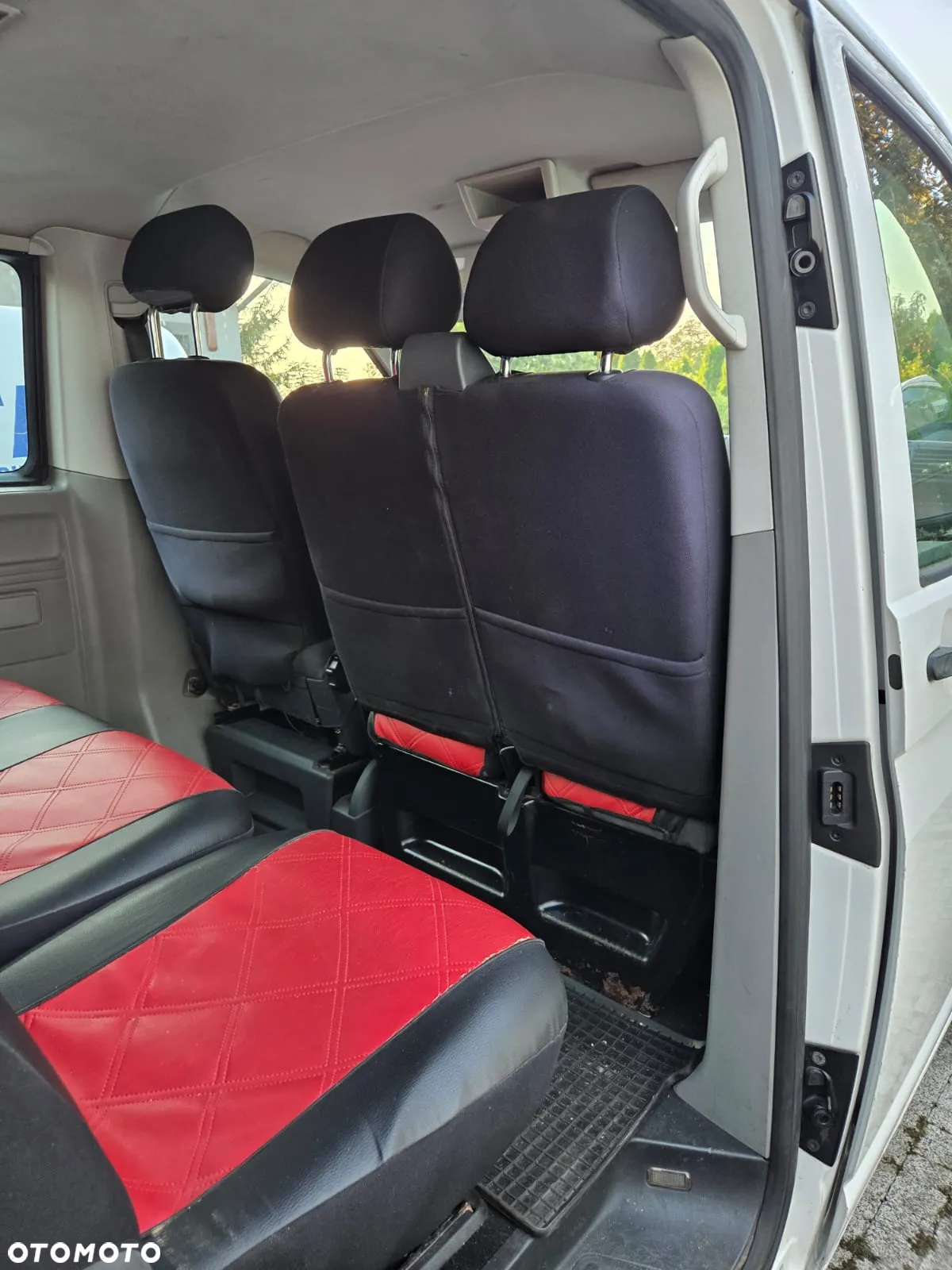 Volkswagen Caravelle - 5