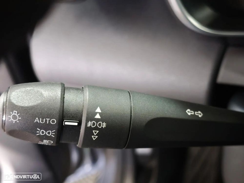 Citroën C3 Aircross 1.2 PureTech Shine - 16
