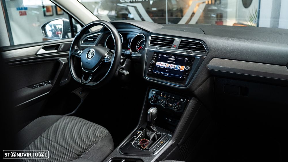 VW Tiguan Allspace 2.0 TDI Confortline DSG - 32