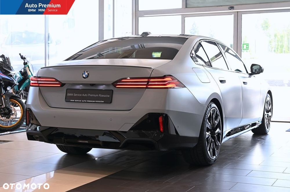 BMW Seria 5 520d xDrive mHEV - 22