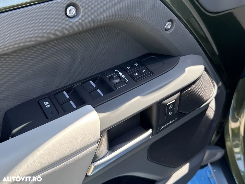 Land Rover Defender - 14