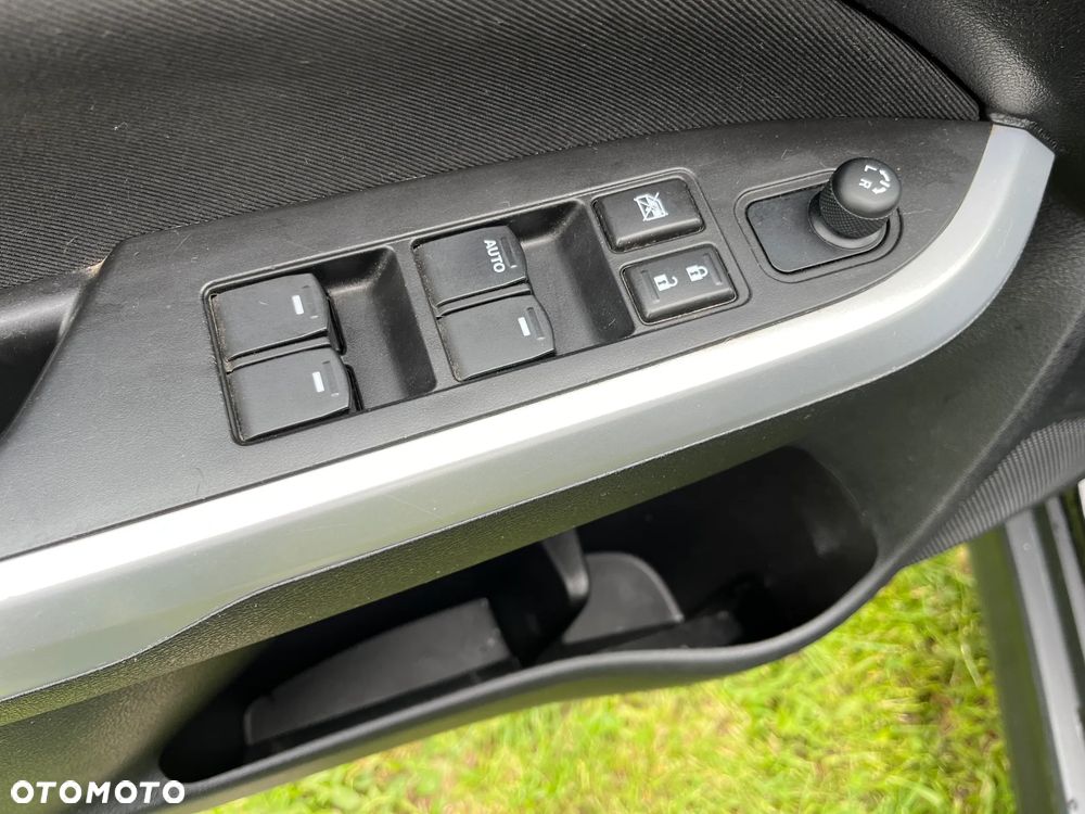 Suzuki Vitara - 23