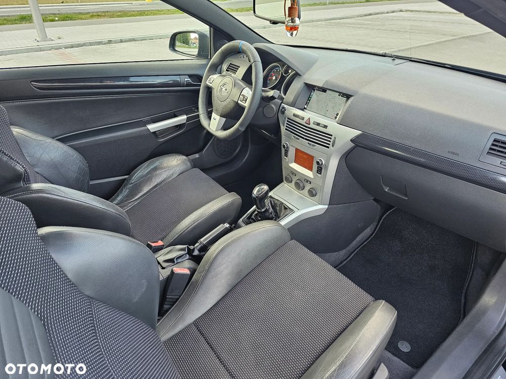 Opel Astra 2.0 T OPC - 22