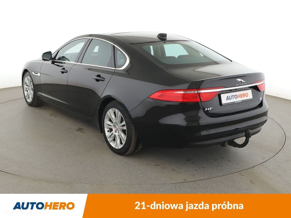 Jaguar XF - 4