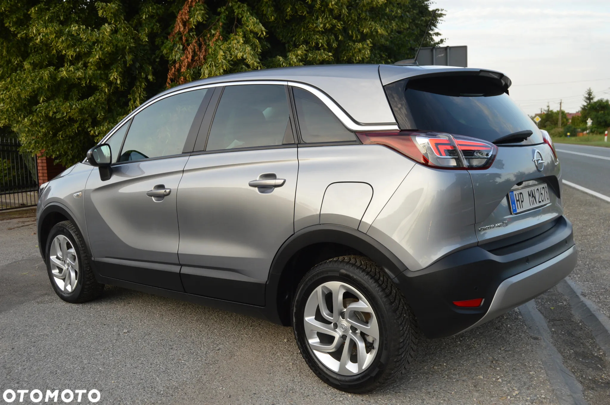 Opel Crossland X 1.2 T Design Line S&S - 10