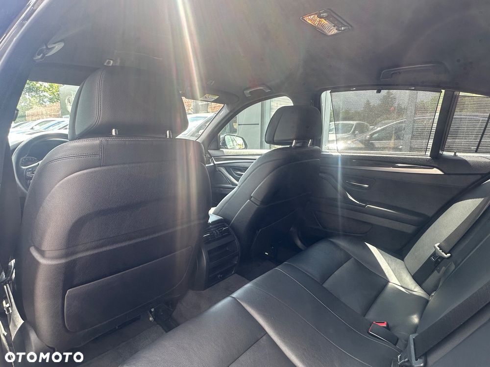 BMW Seria 5 520i Luxury Line - 25