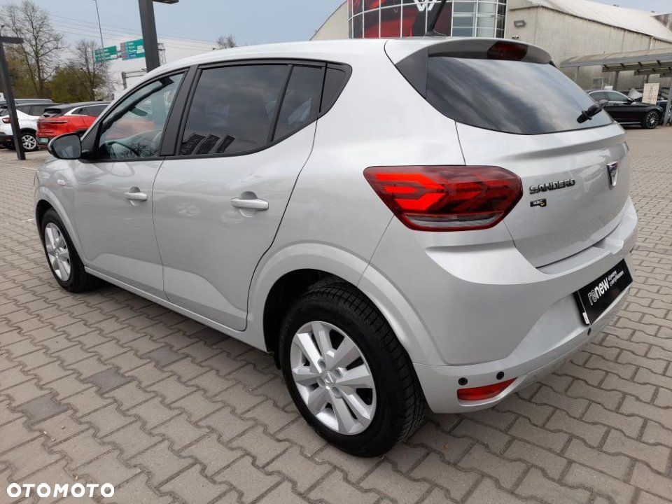 Dacia Sandero - 8