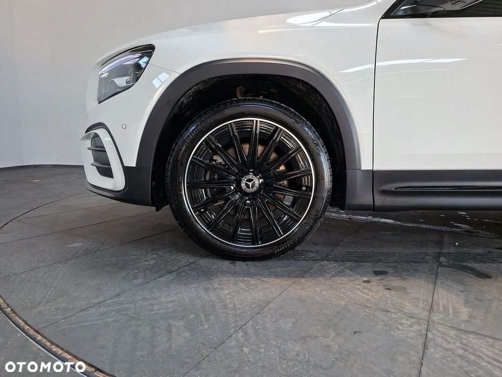 Mercedes-Benz GLB - 6