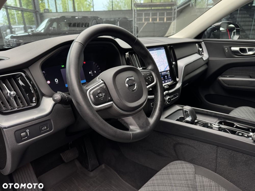 Volvo XC 60 B5 B AWD Momentum Pro - 10