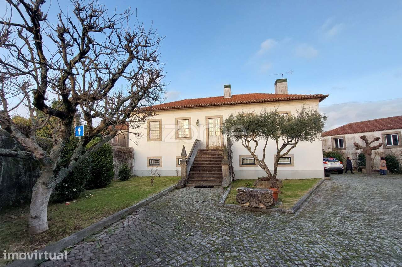 Quinta T4 com Terreno de 1.800 m² em Nogueira do Cravo