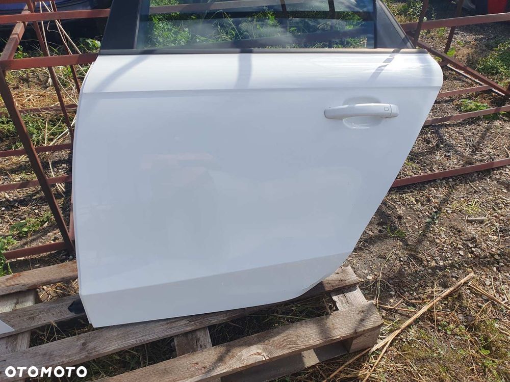 Drzwi TYŁ L/P TYŁ AUDI A4 B8 SEDAN KOD LAKIERU LY9C - 13