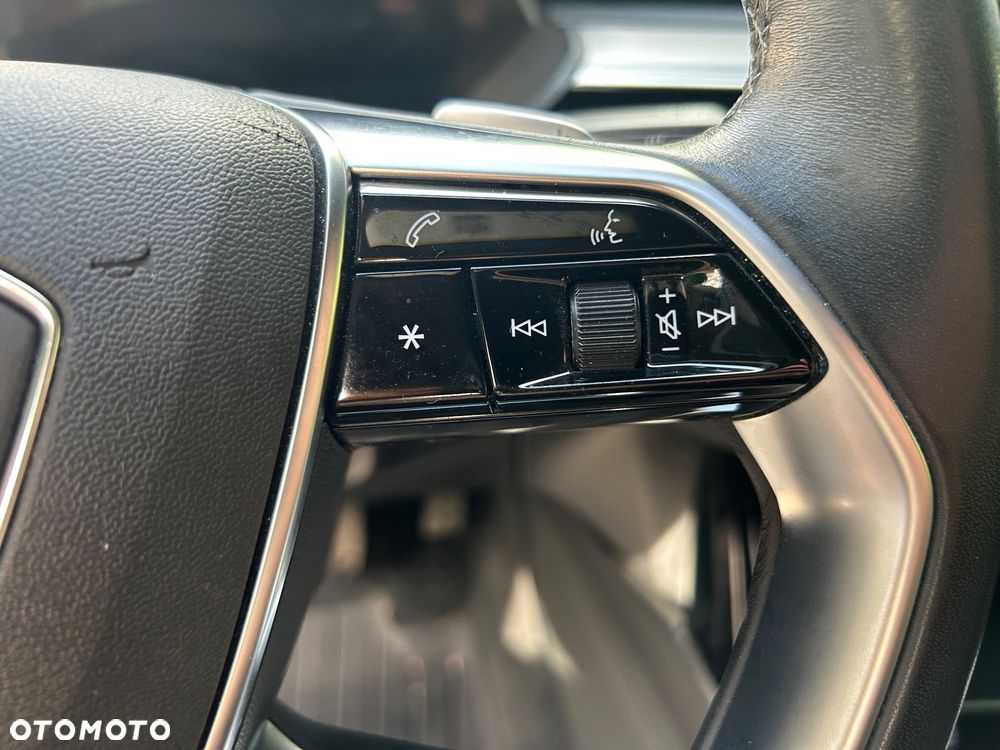 Audi Q8 - 12