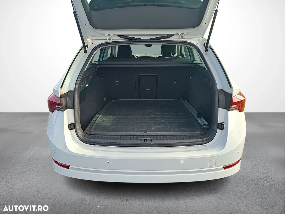 Skoda Octavia Combi 2.0 TDI DSG Style - 12