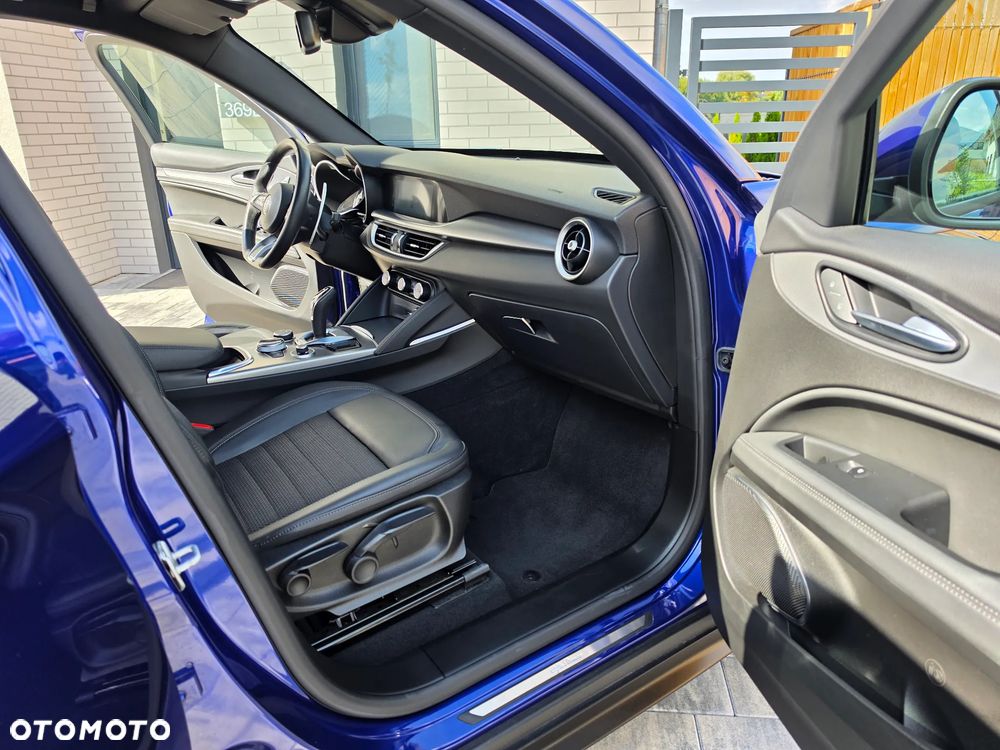 Alfa Romeo Stelvio 2.0 Turbo Sprint Q4 - 11