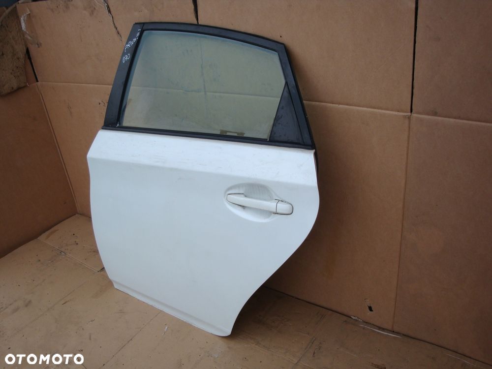 TOYOTA PRIUS III DRZWI LEWE TYLNE LAKIER 070 - 3