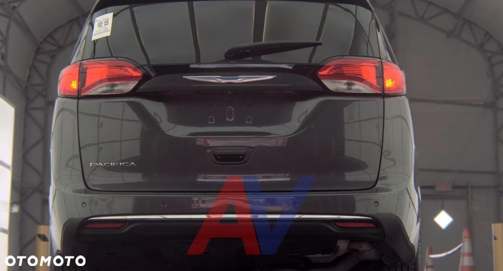 Chrysler Pacifica - 8