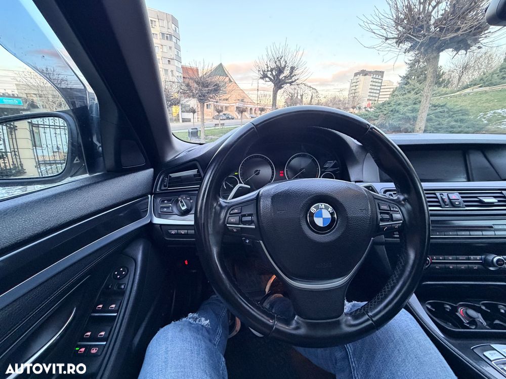 BMW Seria 5 525d Sport-Aut. - 30