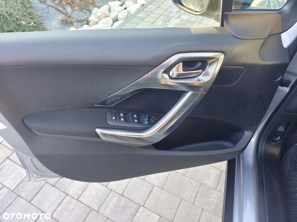 Peugeot 2008 1.2 VTi Allure - 20
