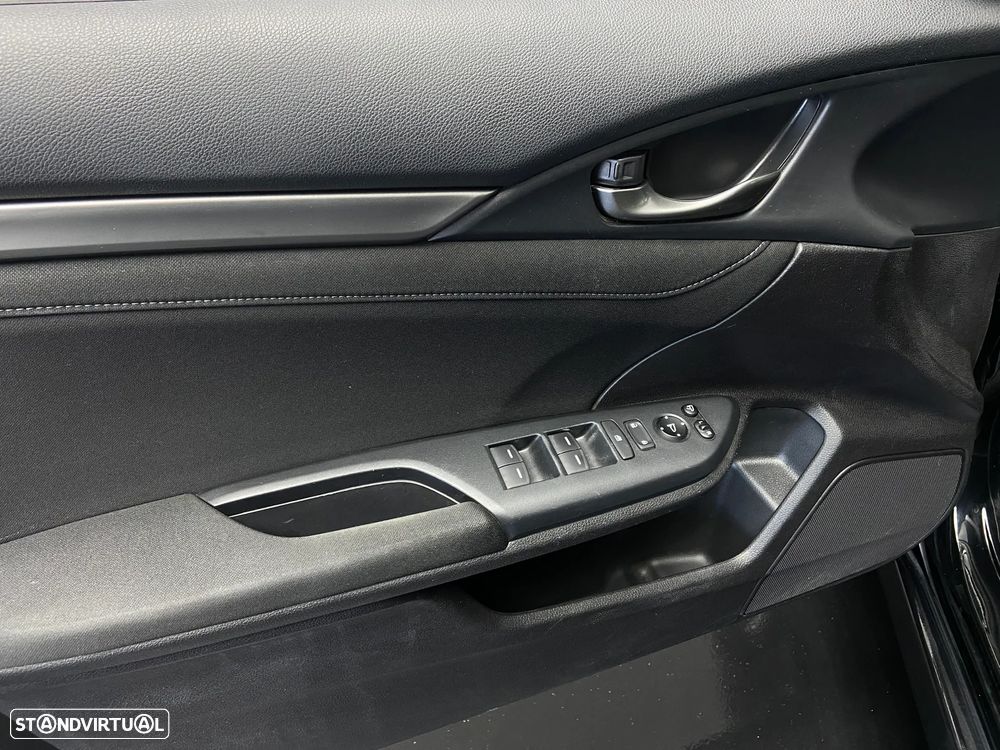 Honda Civic 1.0 i-VTEC Elegance Navi - 8