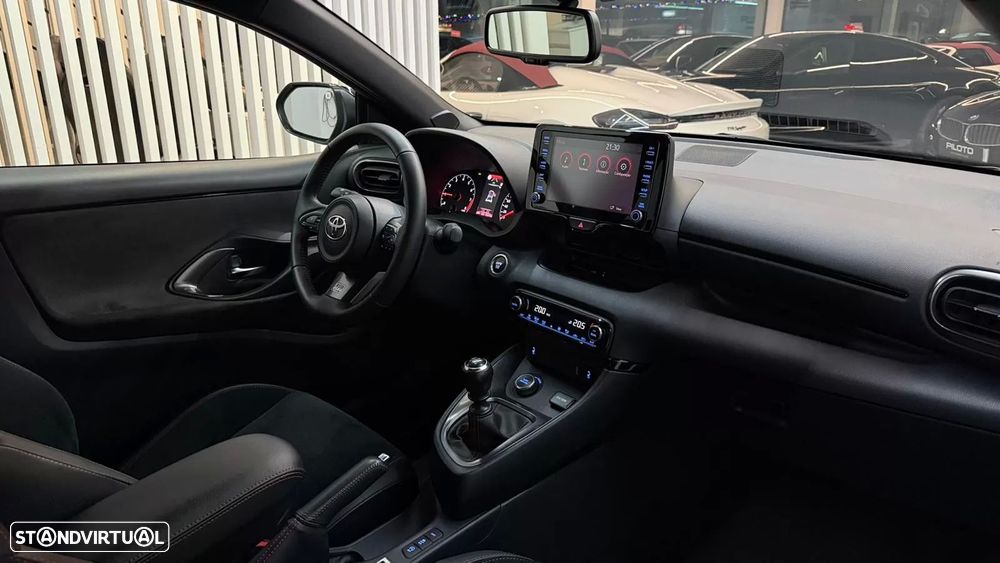 Toyota GR Yaris WRC Triple Edition - 14