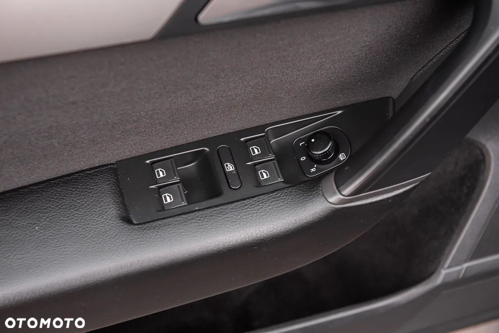 Volkswagen Passat - 19