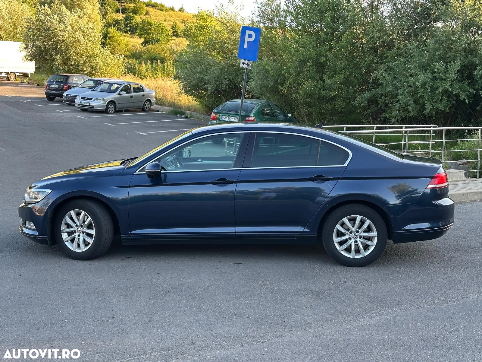 Volkswagen Passat - 4
