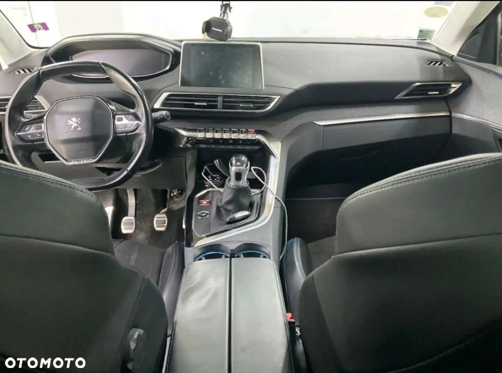 Peugeot 5008 - 4
