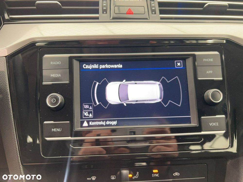 Volkswagen Passat - 20