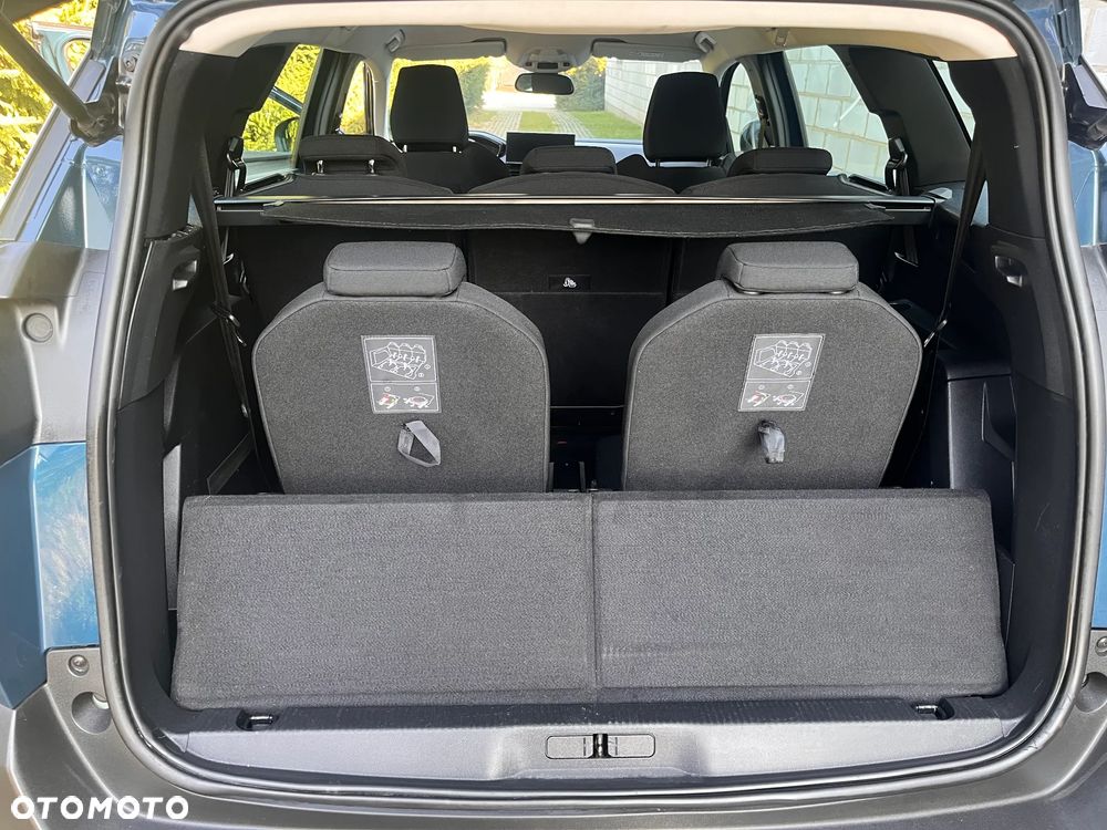 Peugeot 5008 1.2 PureTech Active S&S EAT8 - 8