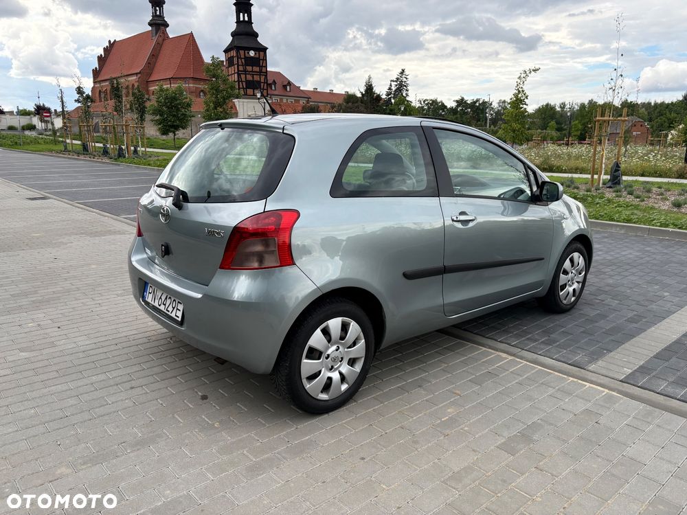 Toyota Yaris 1.3 Luna - 4