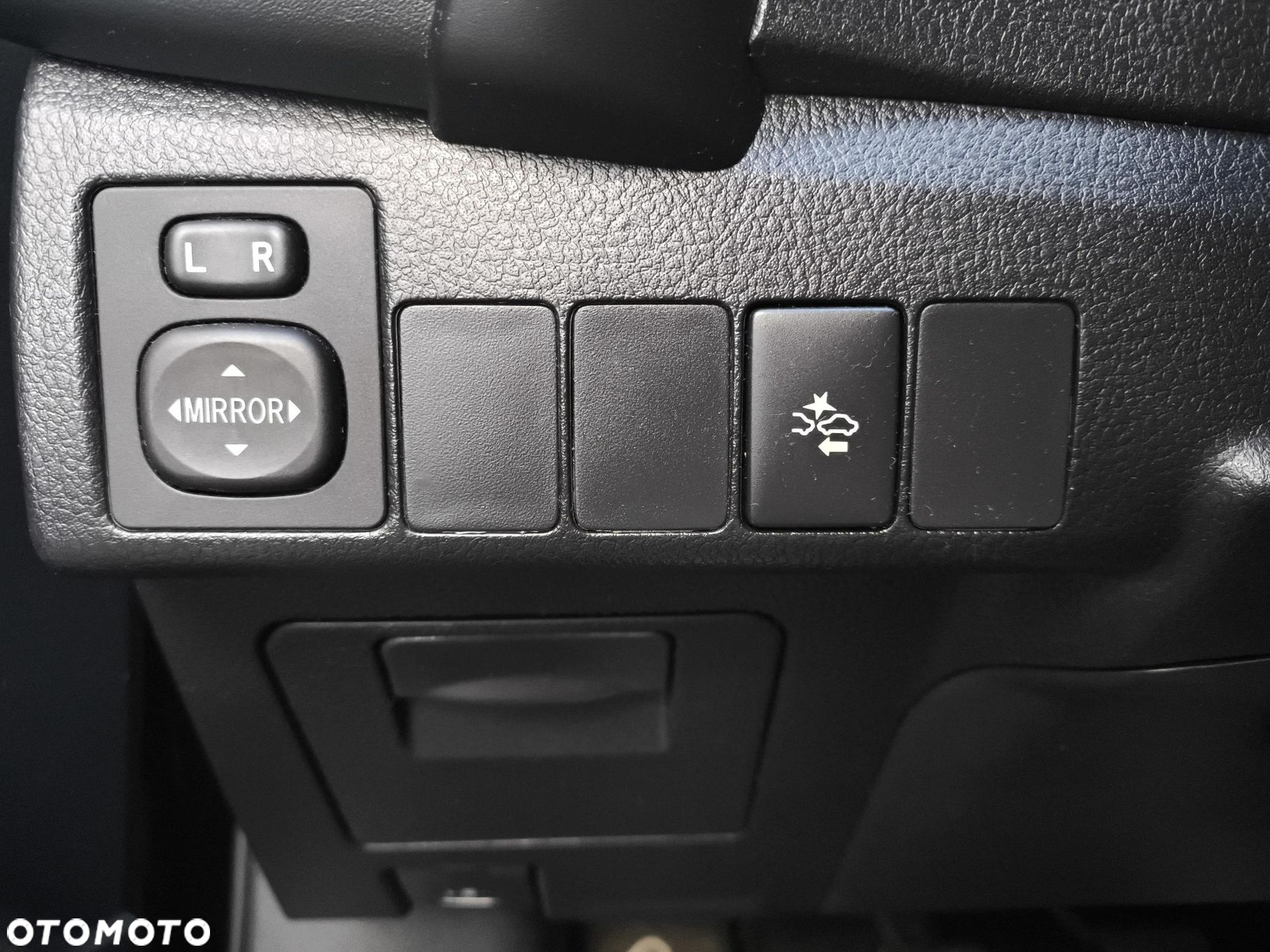 Toyota Corolla - 21