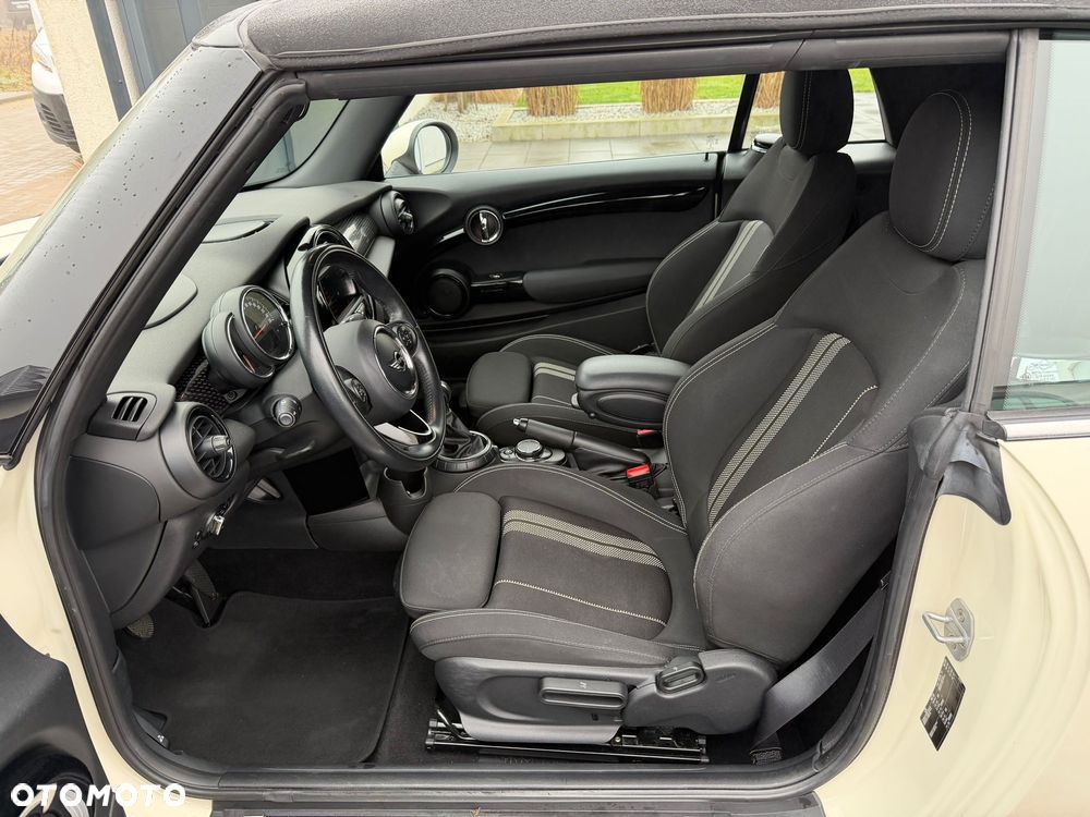 MINI Cooper S Sidewalk - 17