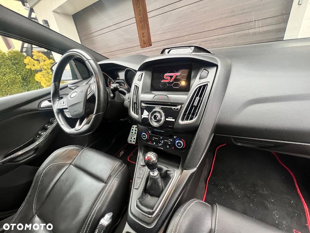 Ford Focus 2.0 EcoBoost ST-2 - 14