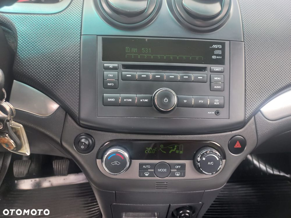 Chevrolet Aveo 1.4 LT - 11