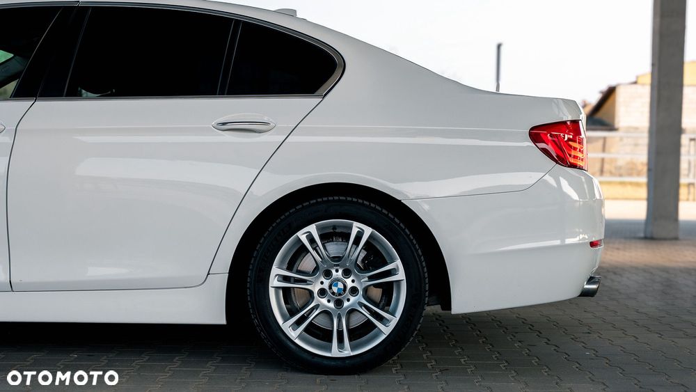 BMW Seria 5 528i - 7
