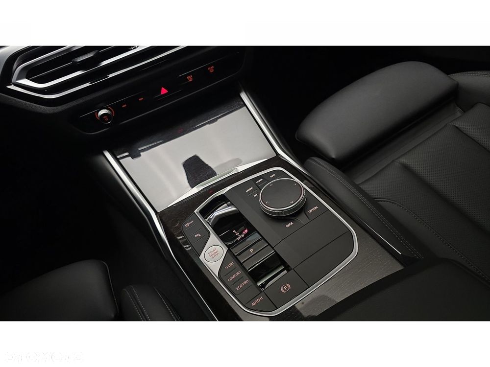 BMW Seria 3 320d xDrive mHEV M Sport - 22