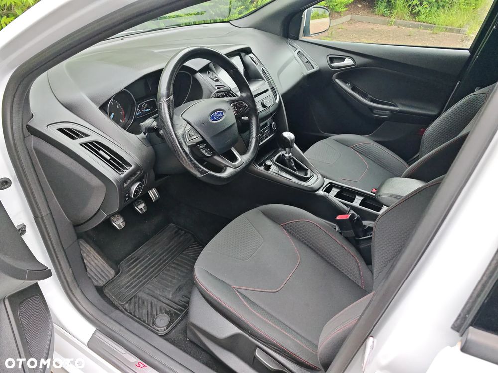 Ford Focus 1.5 EcoBoost STart-Stopp-System ST-LINE - 13