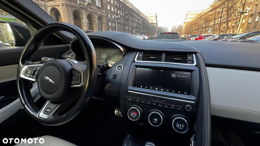 Jaguar E-Pace 2.0 i4D AWD R-Dynamic HSE - 16