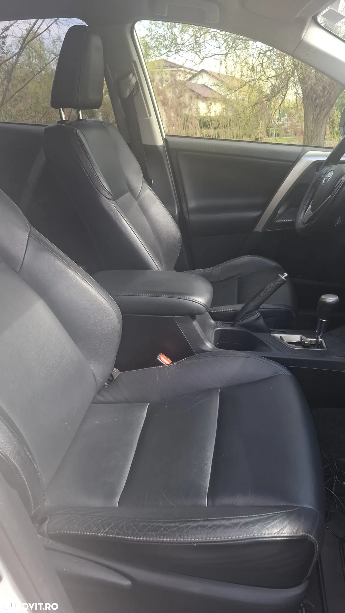 Toyota RAV4 2.2 D-4CAT 4WD Aut Luxury 18" - 9