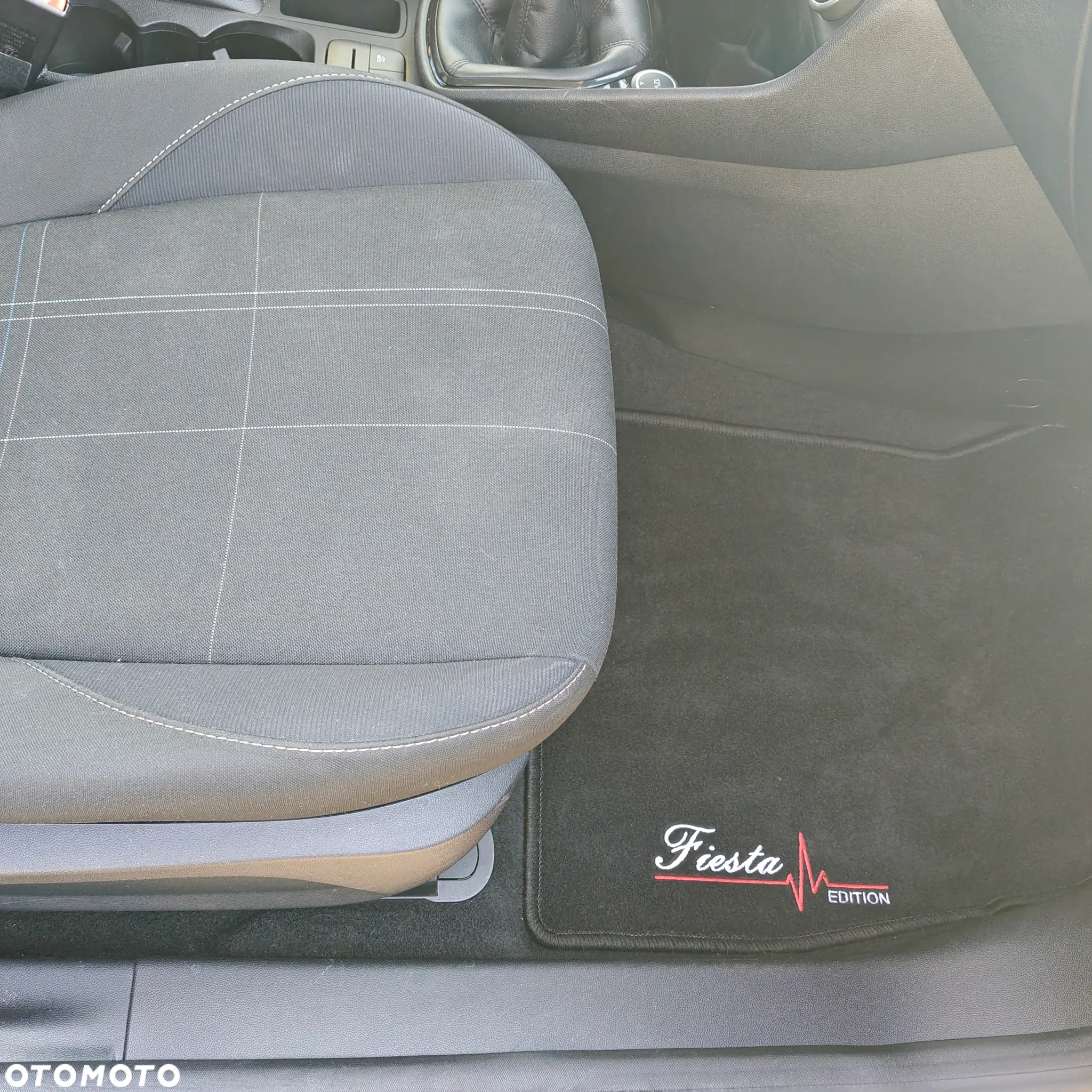 Ford Fiesta - 24